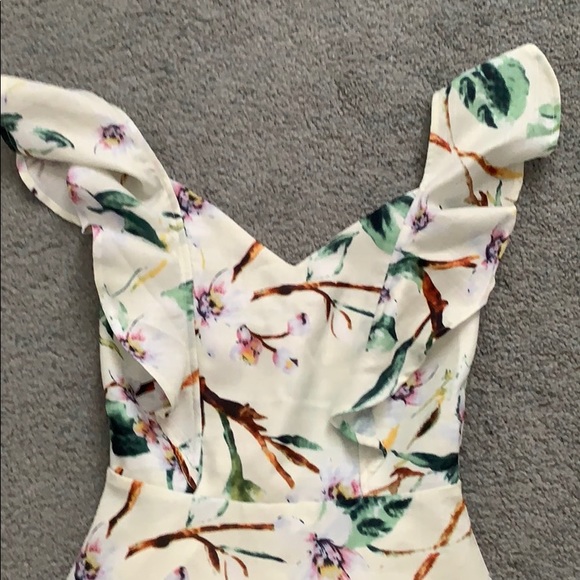XS pale yellow floral midi J.O.A. dress - Picture 2 of 10